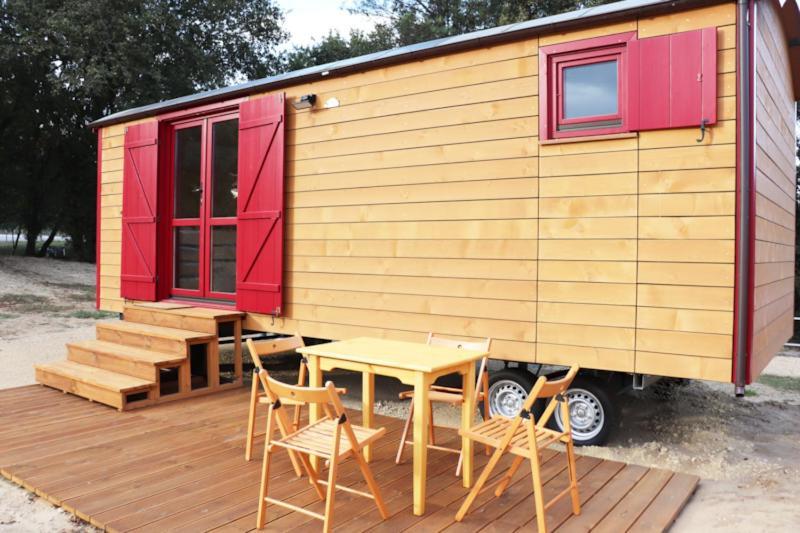 Roulottes Cocooning Au Coeur Des Landes Hotell Mées Exteriör bild